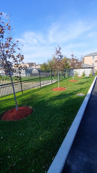 Building Photo - 5366 S Laramie Ave