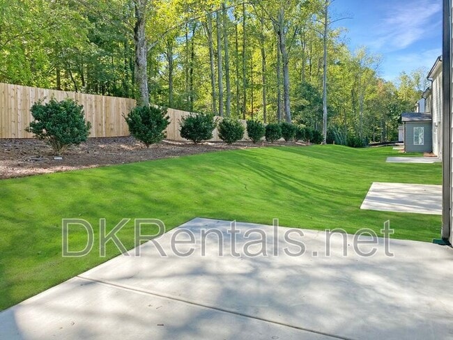 Building Photo - 241 Birchwood Row