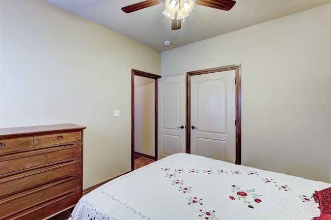 Building Photo - 1413 Scenic Ridge