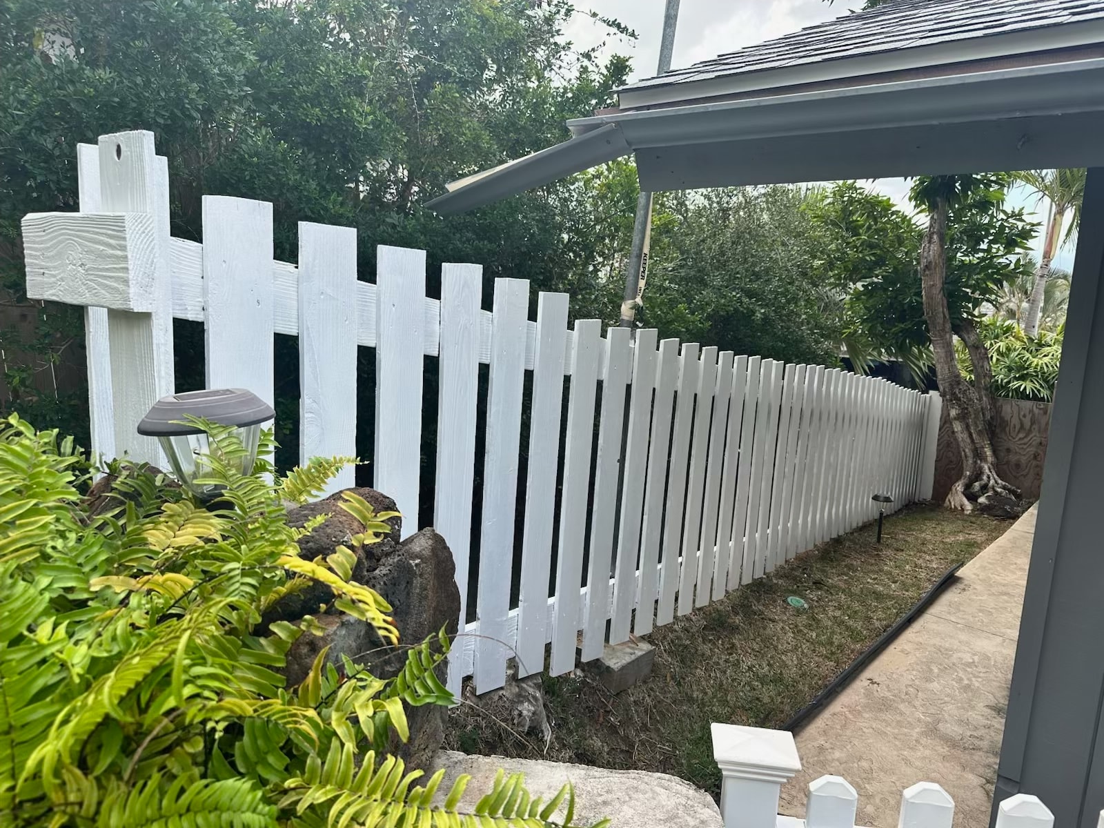 Building Photo - 1409 Auauki St