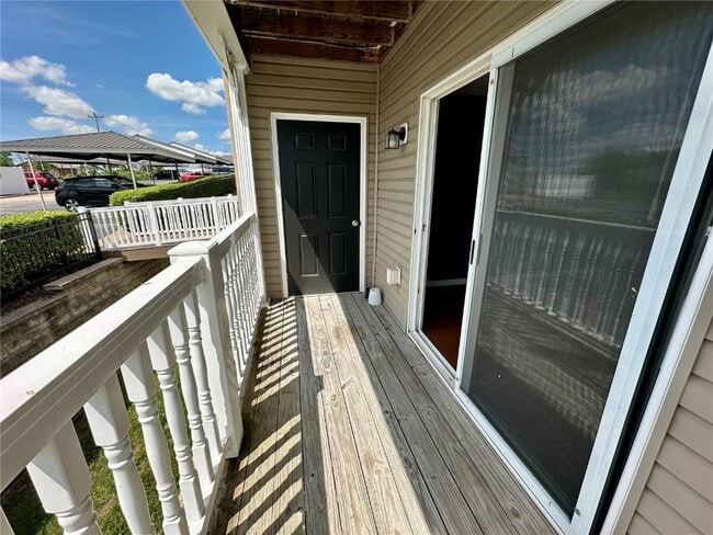 Building Photo - 6203 Spring River Dr