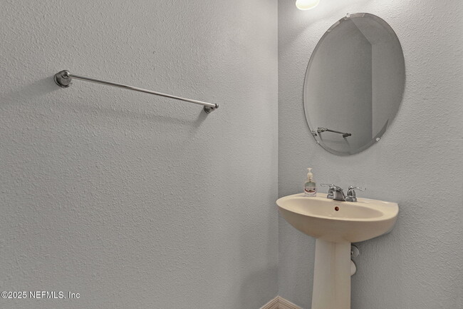 Building Photo - 7019 Buroak Ct