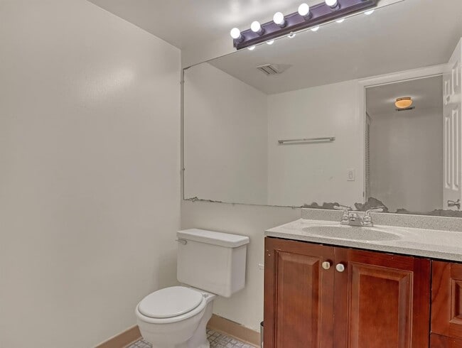 Building Photo - 4095 Palm Bay Cir