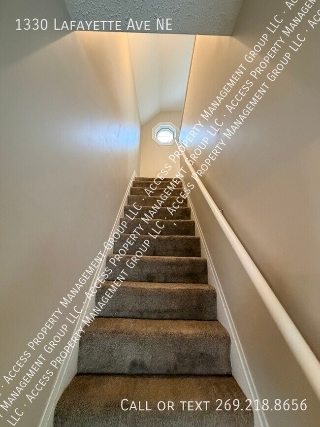 Building Photo - 1330 Lafayette Ave NE