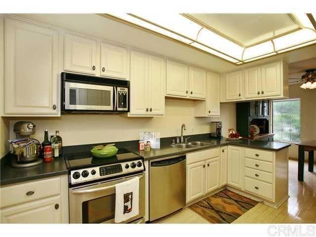 Building Photo - 233 Sea Forest Ct