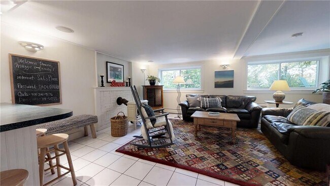 Building Photo - 95 Wood Ln