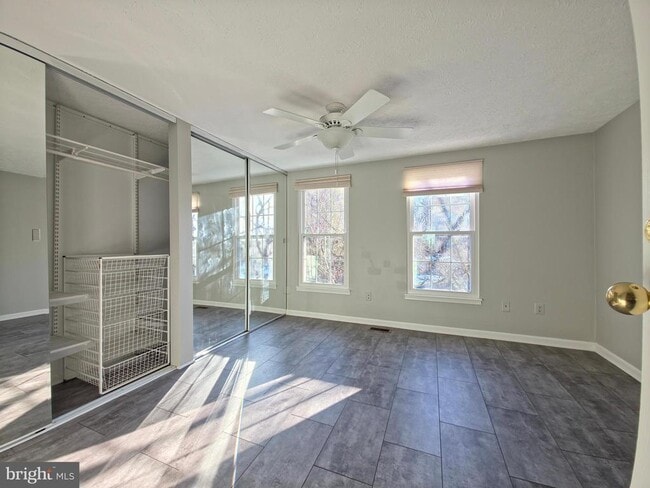 Building Photo - 1640 Fieldthorn Dr