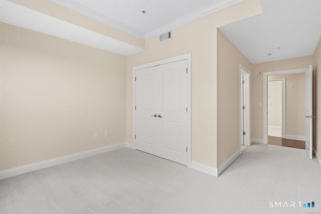 Building Photo - 142 East Ave