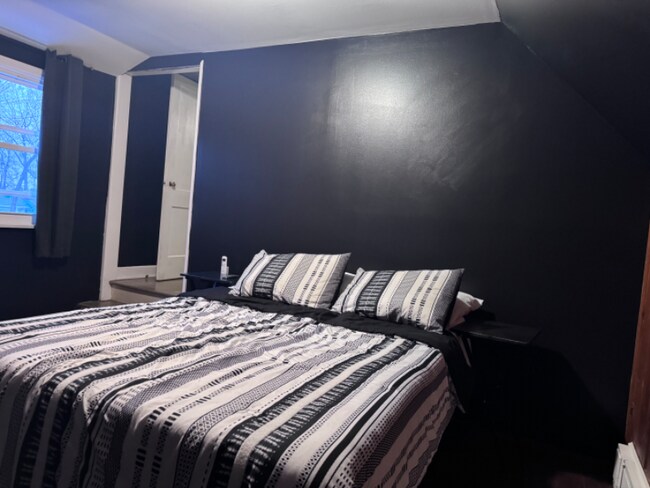 Building Photo - 1480 Brentwood Terrace