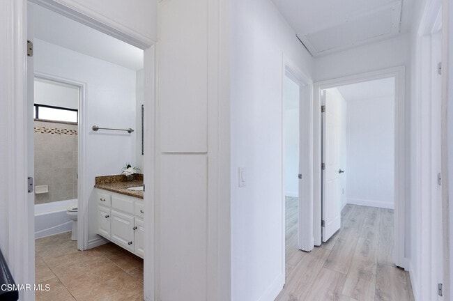 Building Photo - 28955 Oakpath Dr