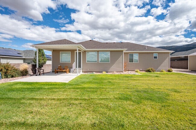 Building Photo - 6 bed; 3 bath single family home in Enoch