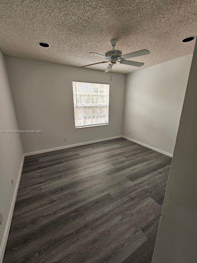 Building Photo - 7577 Springfield Lake Dr