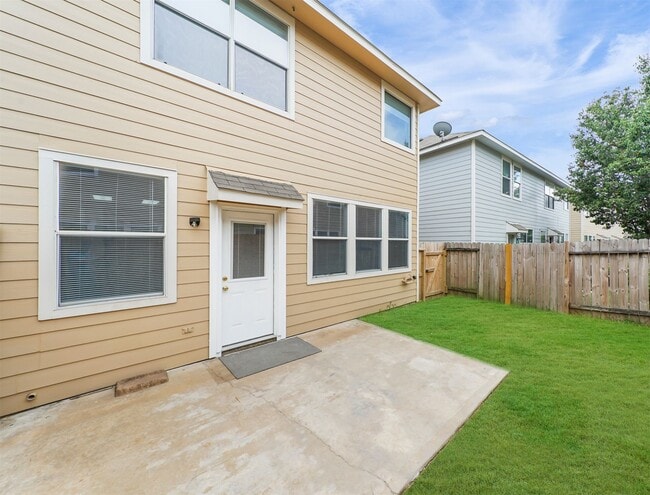 Building Photo - 16530 Cairngrove Ln