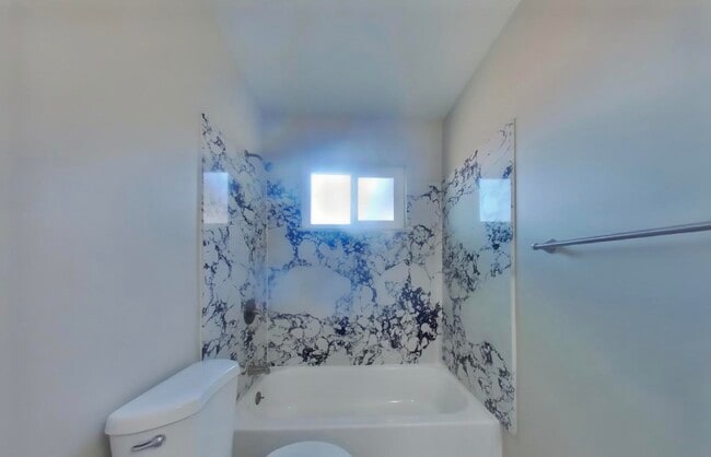 Building Photo - Available And Ready Now!