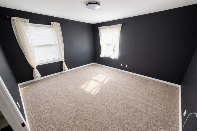 Building Photo - 705 Childress St