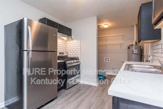 Building Photo - 1512 Shelburn Ct