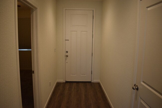 Building Photo - 3591 Sunstone Ct