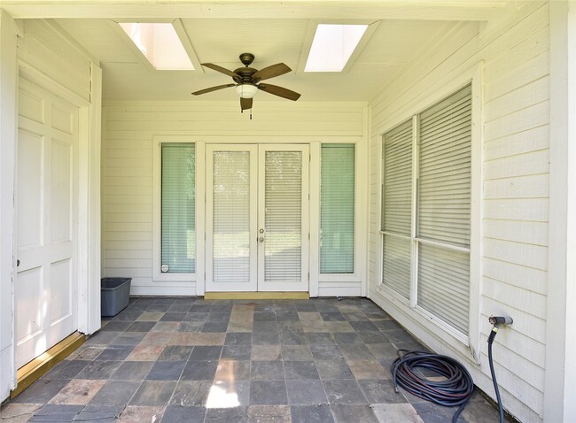 Building Photo - 5830 Hornwood Dr