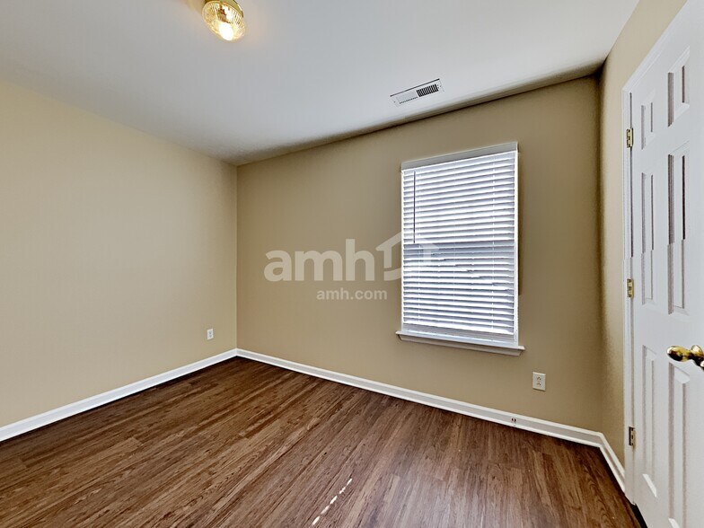 Building Photo - 2119 Ponty Pool Dr