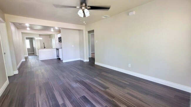 Building Photo - 4205 5th Ave