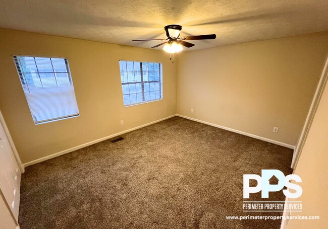 Building Photo - 107 Church St