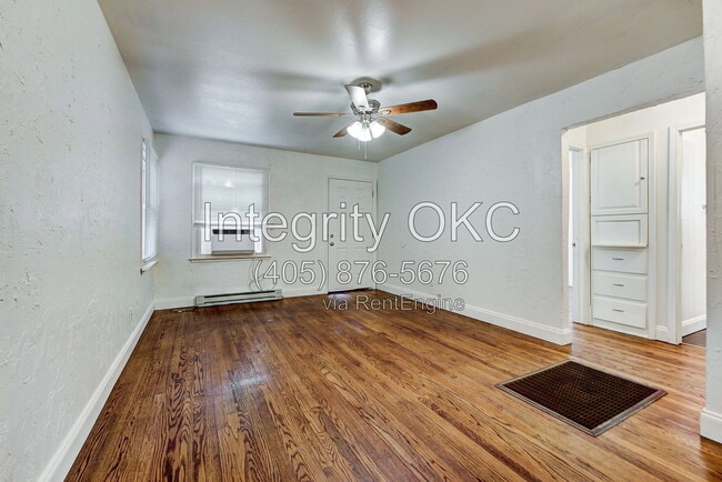 Building Photo - 2321 McCracken Dr