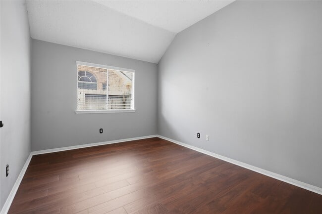 Building Photo - 3206 Ivory Pointe Dr