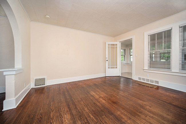 Livingroom - 1119 Lafayette Ave