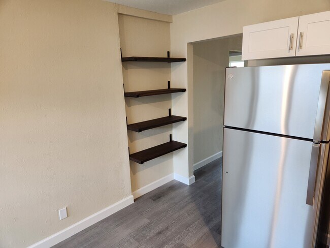 Kitchen Shelving - 815 Sun Valley Dr