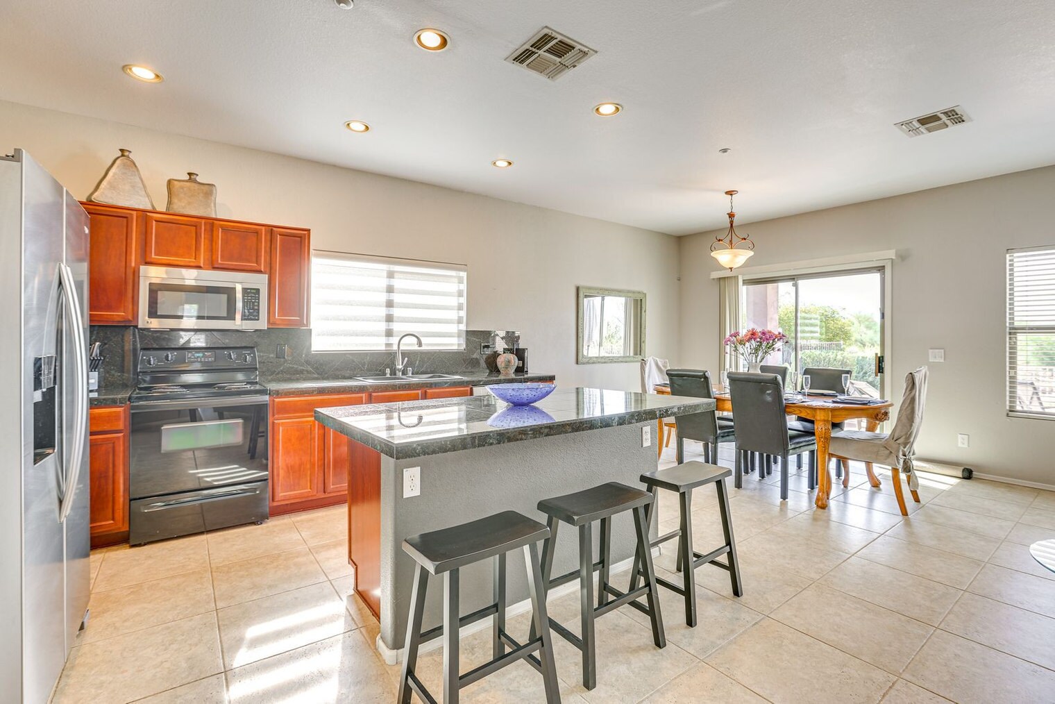 Building Photo - 9443 E Whitewing Dr