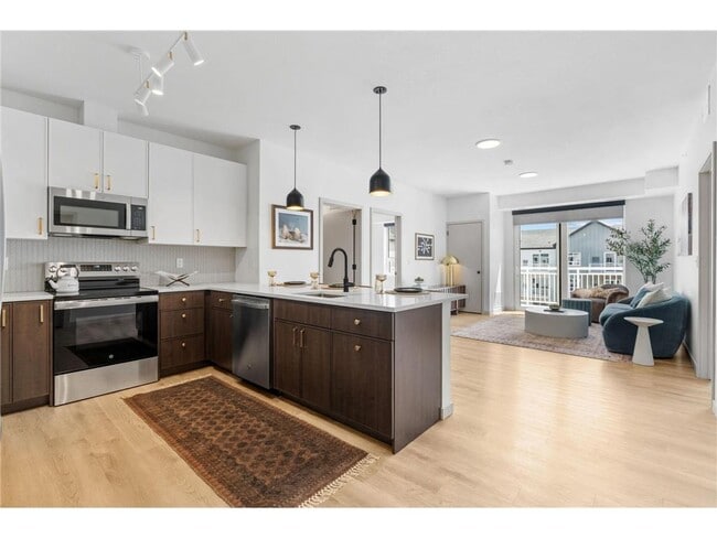 Primary Photo - 21401 Dushane Pkwy