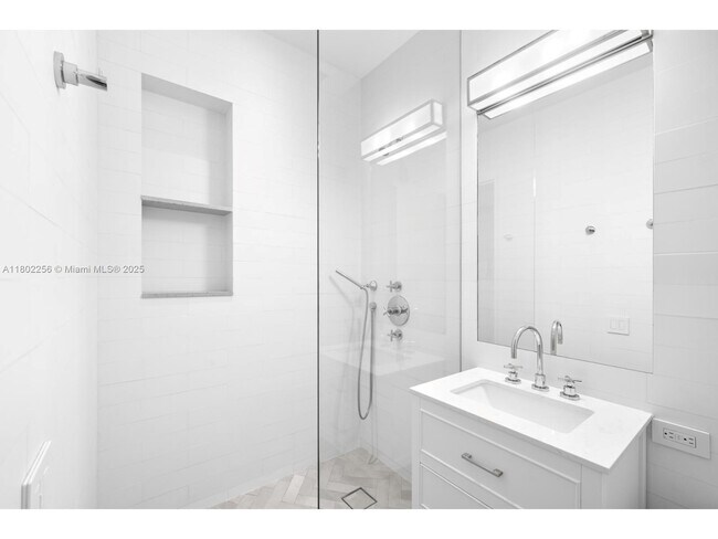 Building Photo - 111 5th Dilido Terrace