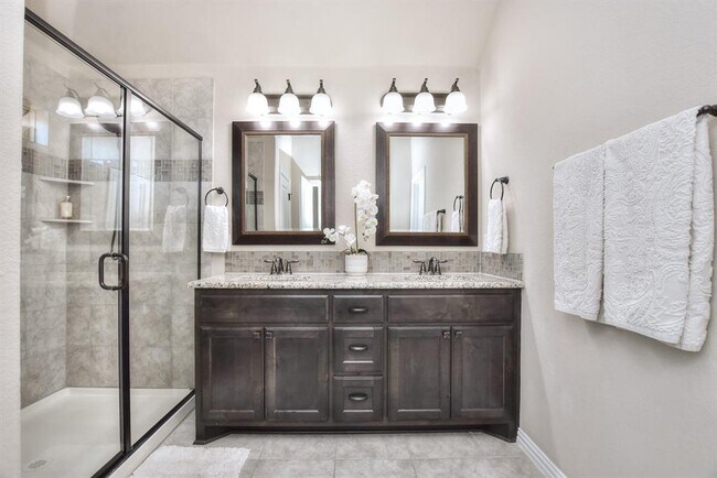 Building Photo - 109 Belford St