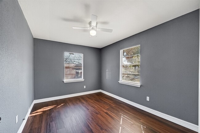 Building Photo - 3807 Love St