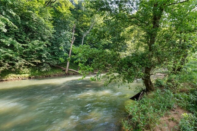 Building Photo - Luxury Townhome For Rent Near Billy Dunlop Park!