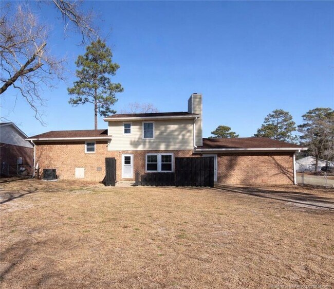 Building Photo - 6811 Mangrove Dr