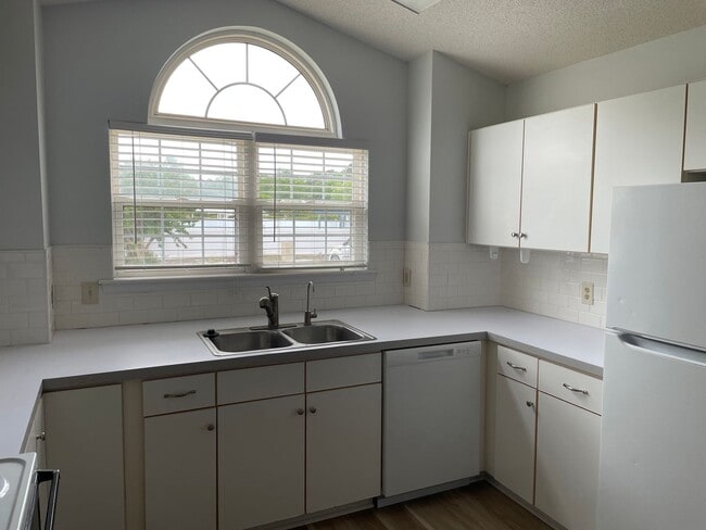 Building Photo - 2 Bedroom 2 Bath  with Flex Room, located in Saltaire Village