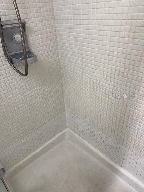 Building Photo - 1845 S Highland Ave