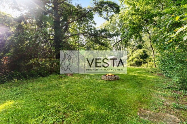 Building Photo - 131 Moody Ave