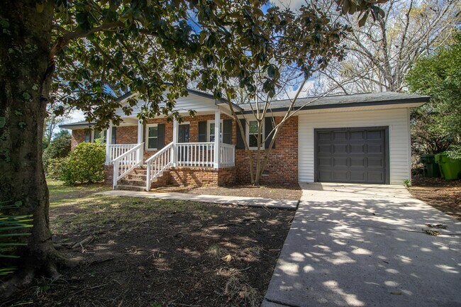 Building Photo - 1515 Sandra Dr