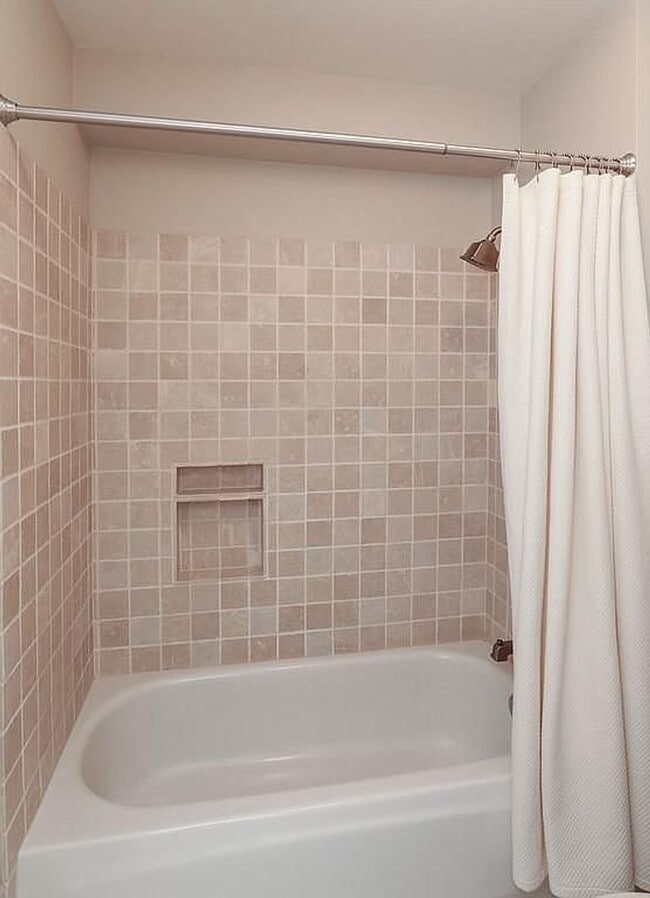 Building Photo - Beautiful and very Spacious 1BR 1BA Condo in Mountain View