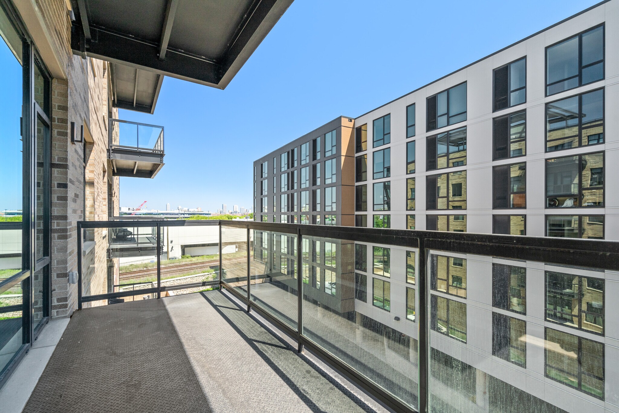Building Photo - 1701 W Webster Ave