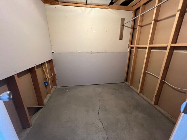 Building Photo - Beautiful Stockton Home with Stunning Mountain and Valley Views