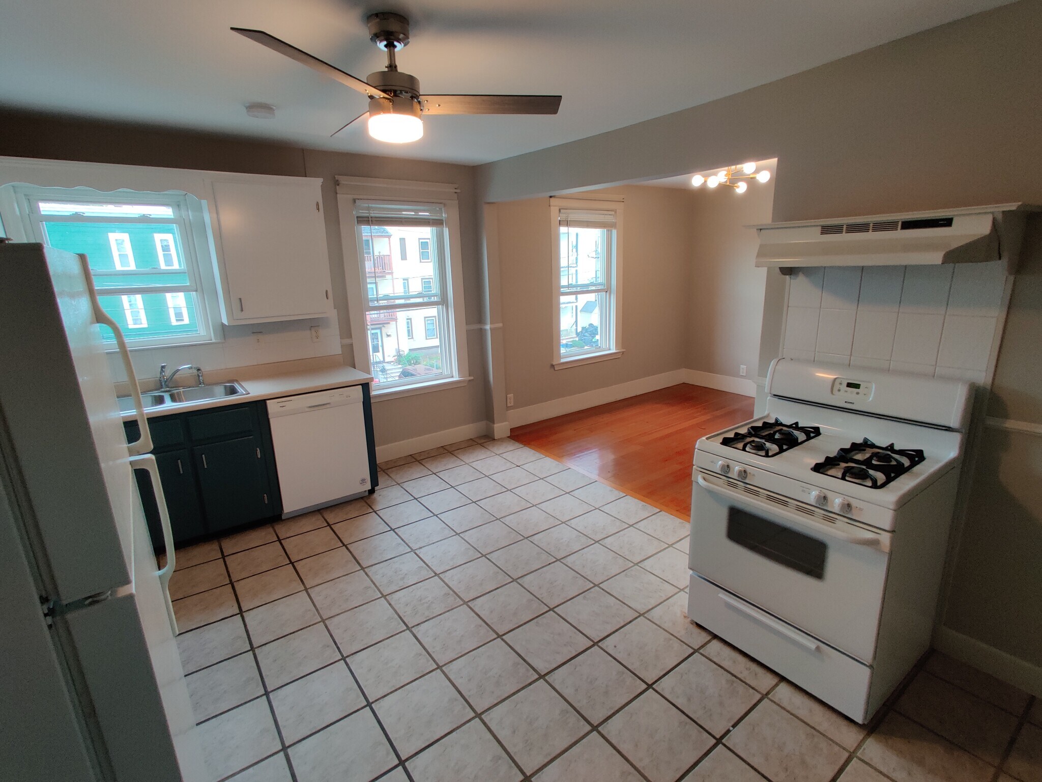 Kitchen + Dining Room - 578 Dubuque St