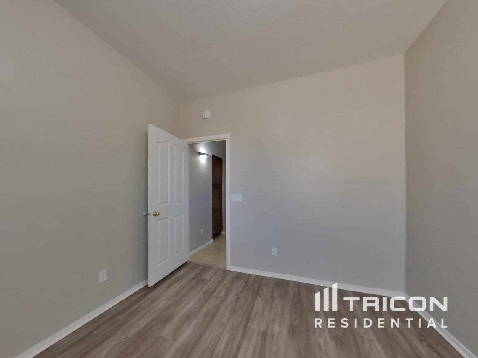 Building Photo - 3106 E Ravenswood Dr