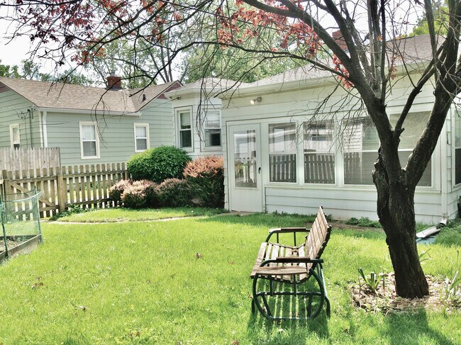 Awesome back yard - 5223 Ralston Ave