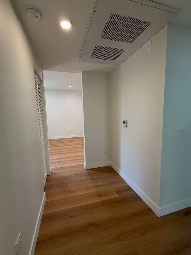 Building Photo - 1045 Sonora Ave