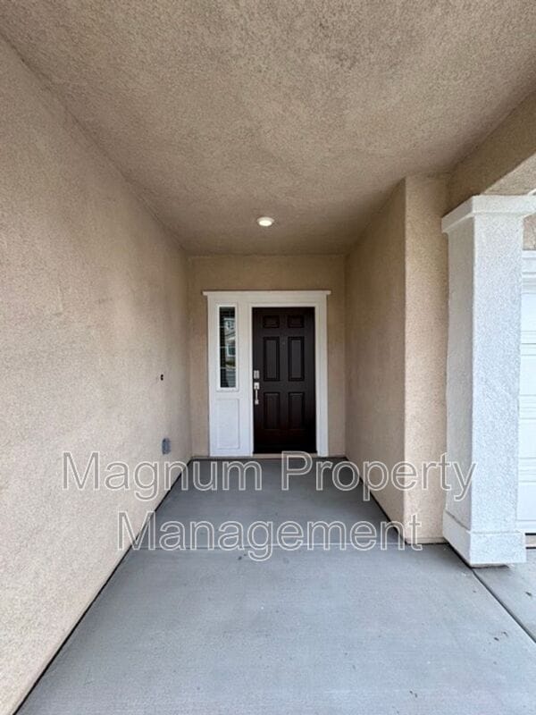 Building Photo - 31343 Autumn Blaze Dr