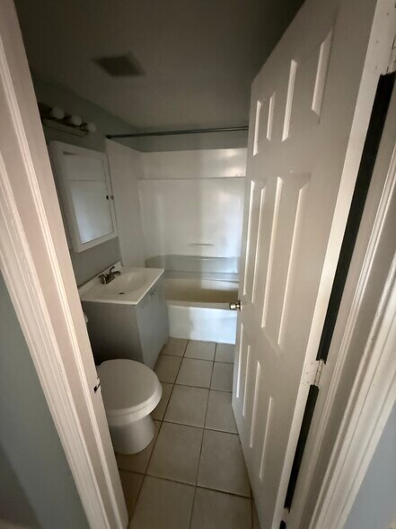 Building Photo - 34 Bedford St