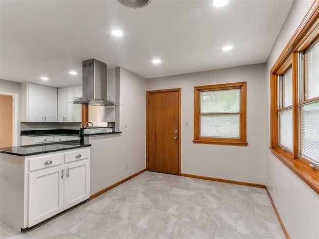 Building Photo - 1214 Cruce St